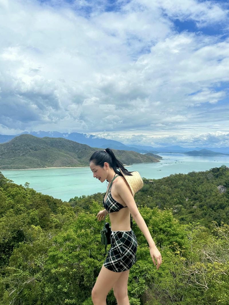 chi pu bikini 18
