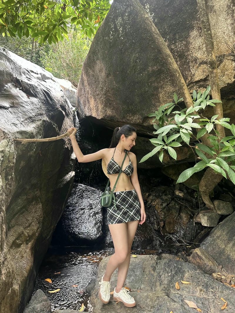 chi pu bikini 19