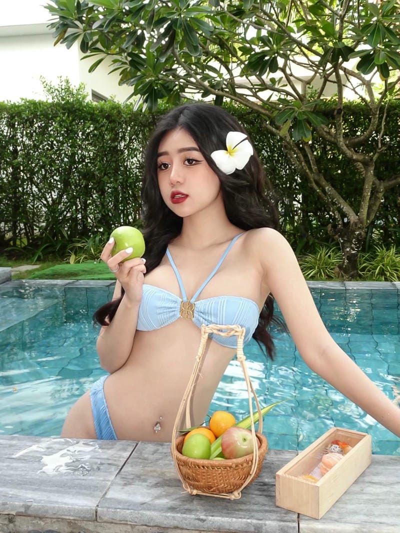 lê kim loan mặc bikini 15