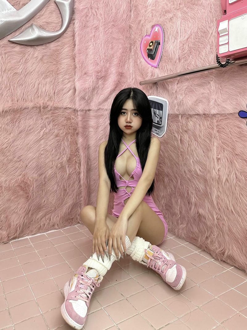 lê kim loan mặc bikini 21
