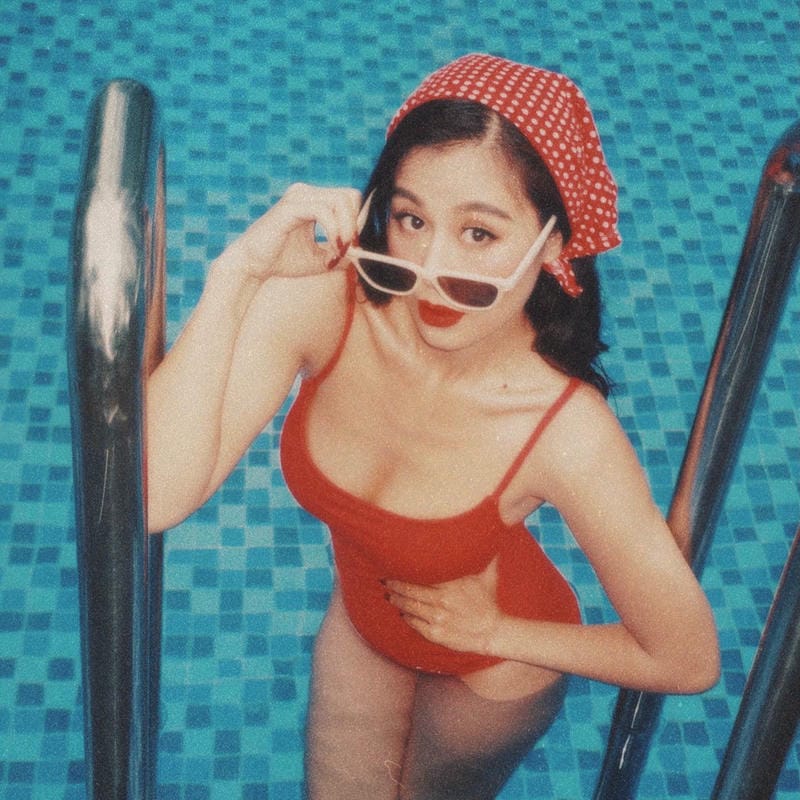 nam thư bikini 18