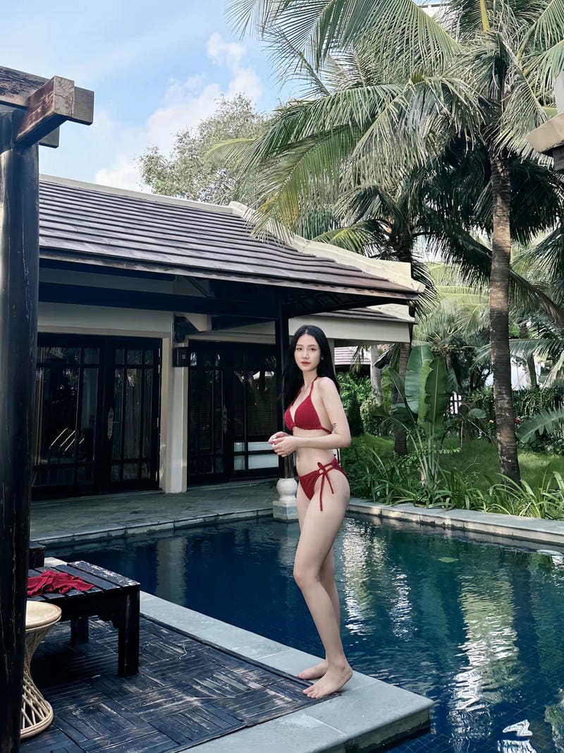 quỳnh moon bikini 28