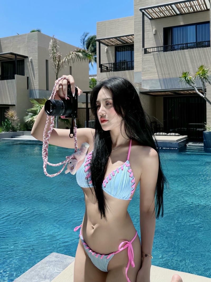 quỳnh moon bikini 9