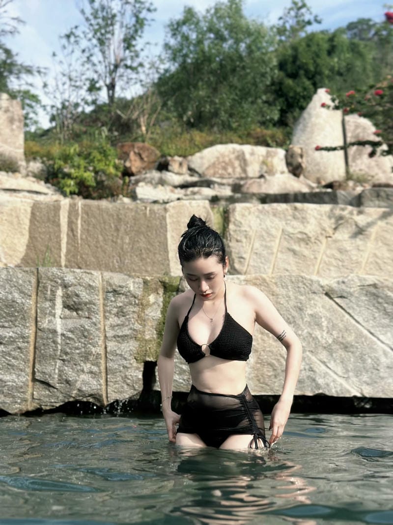 quỳnh moon sexy