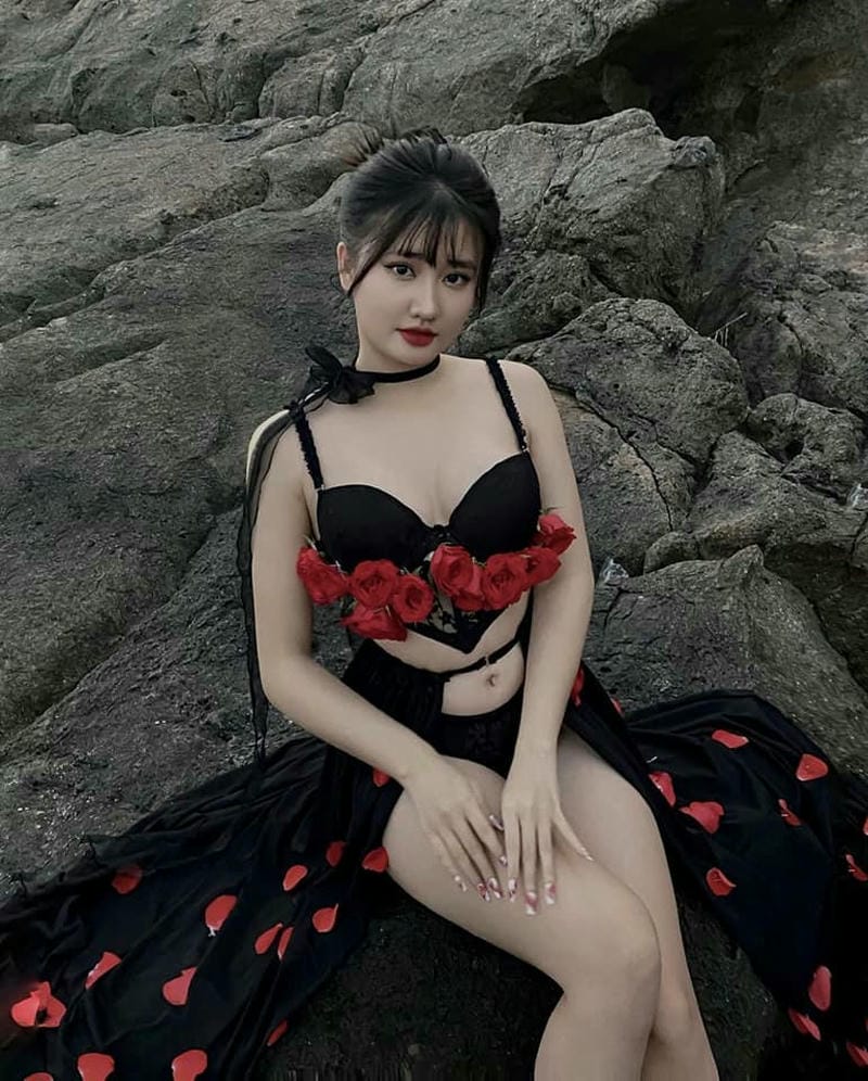 vũ thị khánh huyền bikini 13