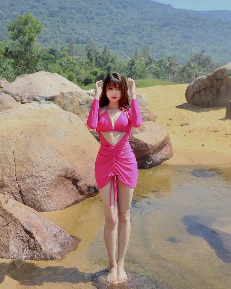 vũ thị khánh huyền bikini 18