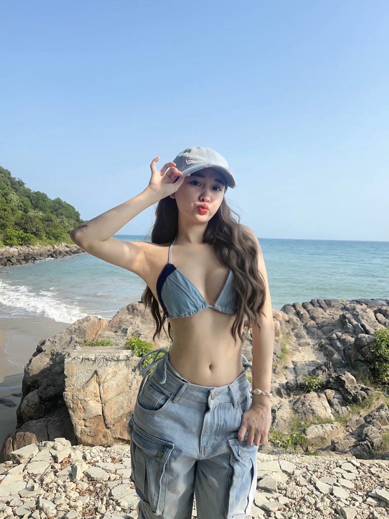 vũ thị khánh huyền bikini 5