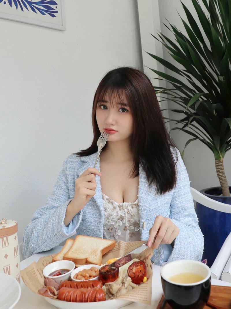 vũ thị khánh huyền sexy