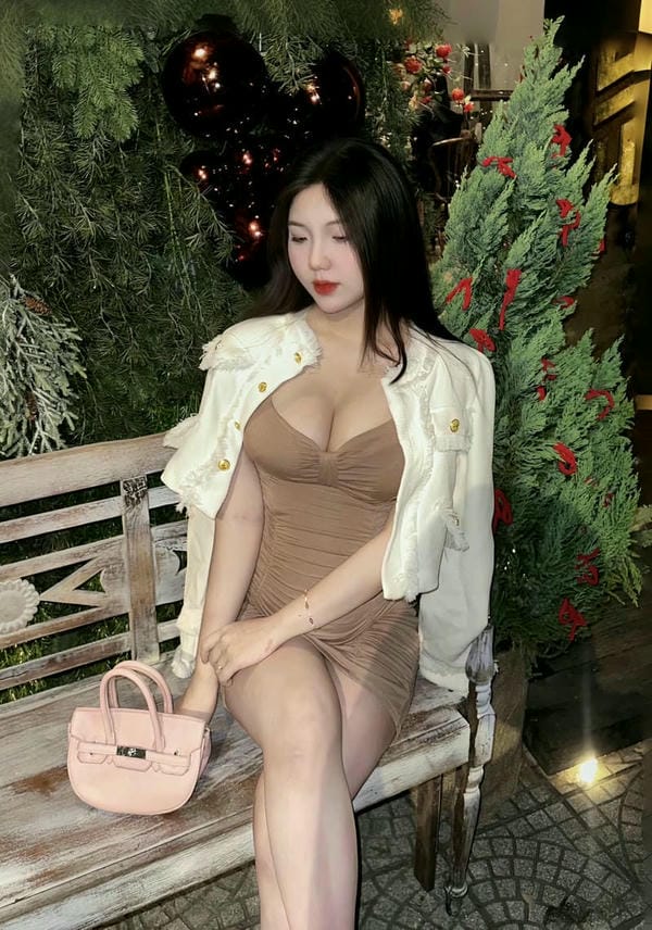 ảnh gái mặc váy ngắn 30