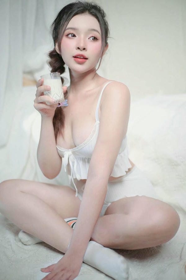 ảnh gái mặc váy ngắn 43