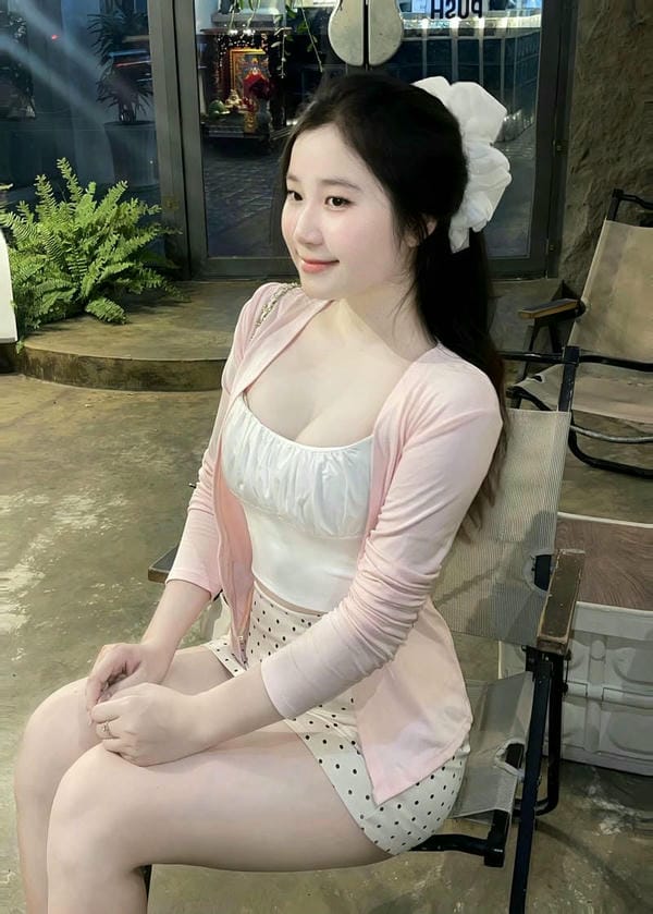 ảnh gái mặc váy ngắn 49