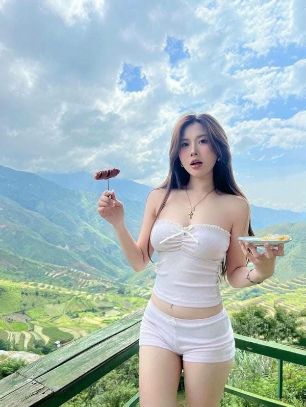 ảnh gái mặc váy ngắn 51