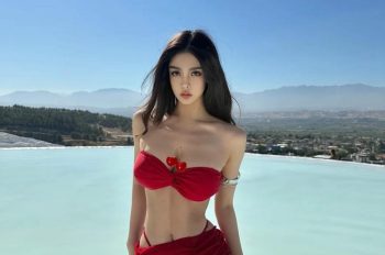 Xem ngay 159+ ảnh bikini lọt khe màu đỏ nóng bỏng, rạo rực