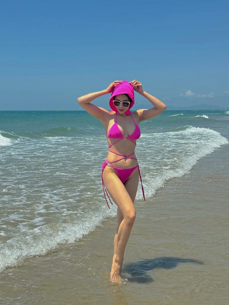 diệp lâm anh bikini 11