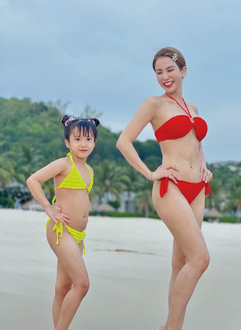 diệp lâm anh bikini 12
