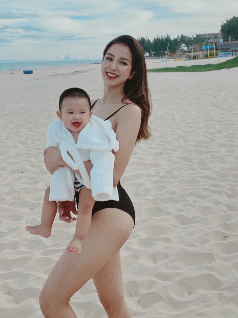 diệp lâm anh bikini 29