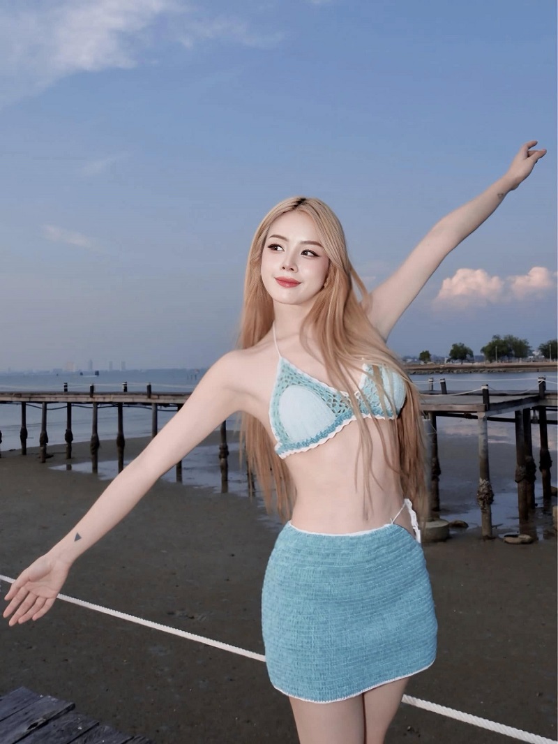 dj mie bikini 14