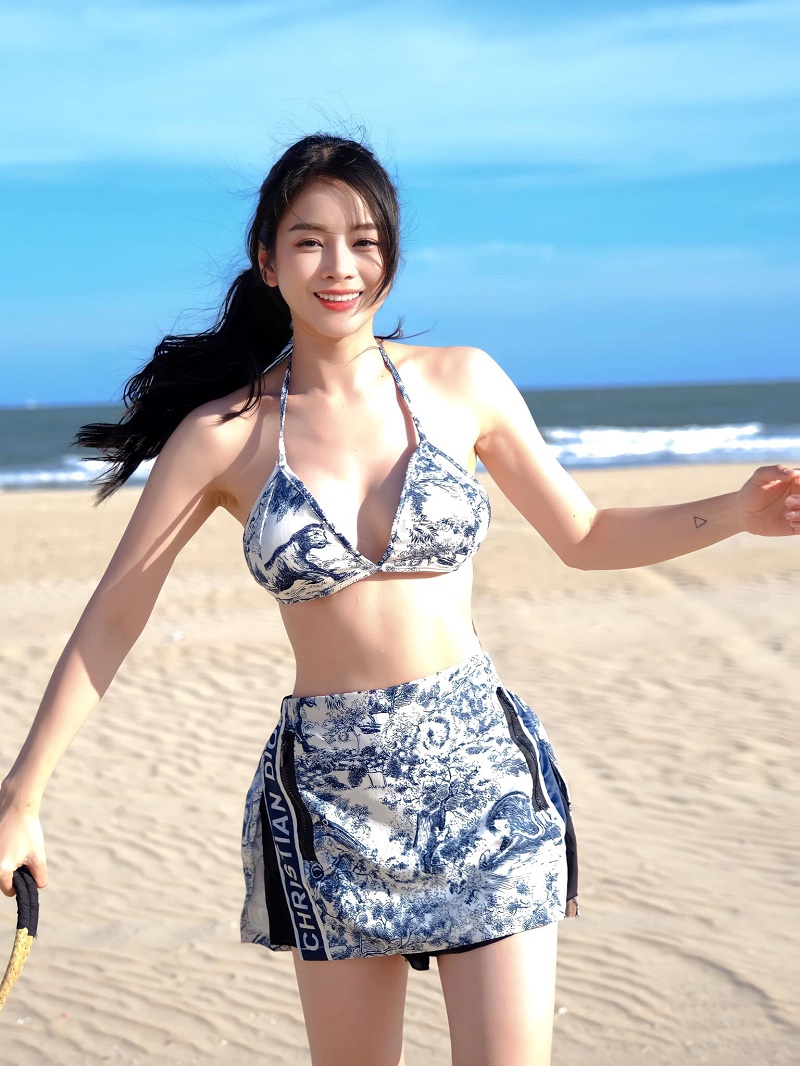 dj mie bikini 30