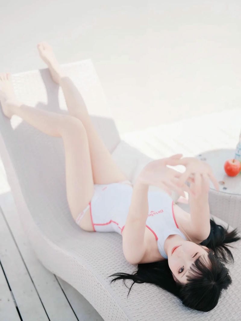 gái cấp 2 mặc bikini 16