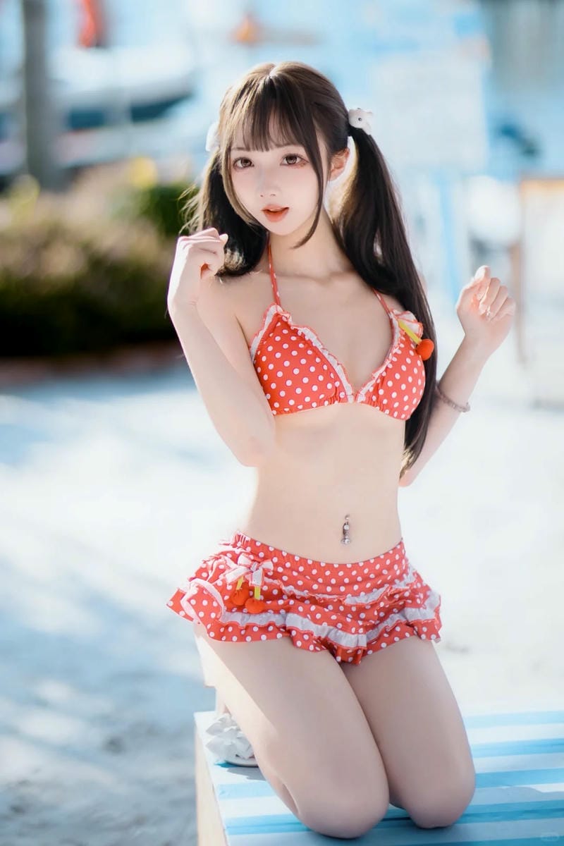 gái lớp 7 mặc bikini 1