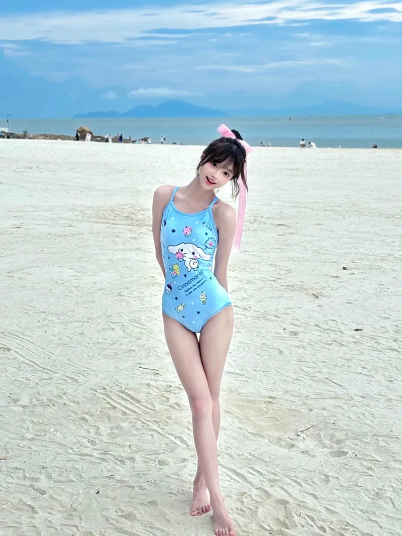 gái lớp 7 mặc bikini 24