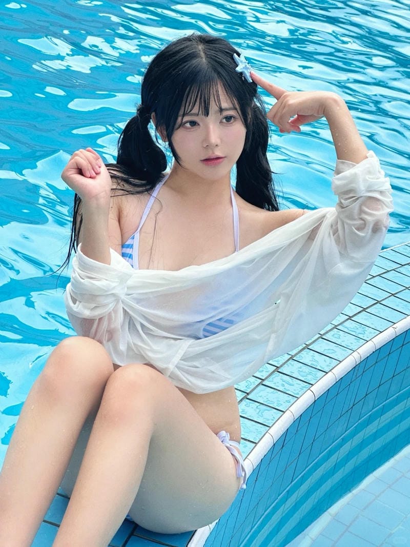 gái lớp 7 mặc bikini 25