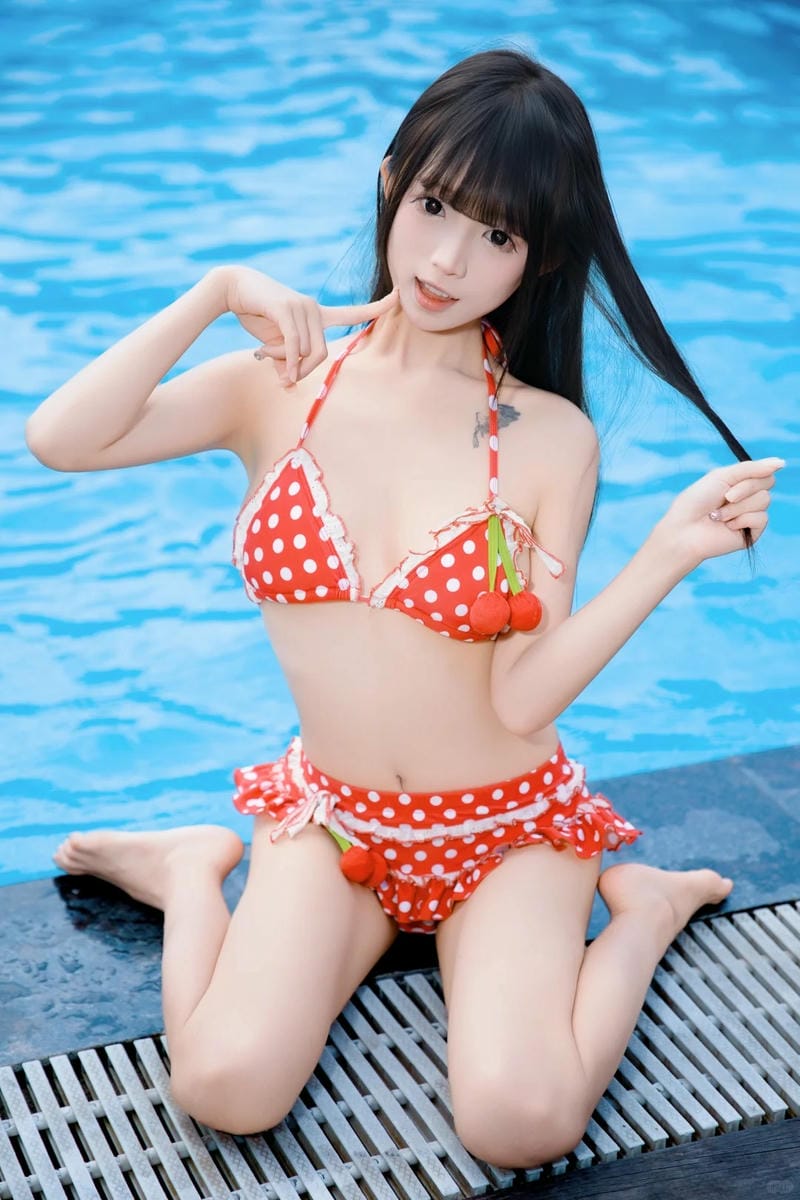 gái lớp 7 mặc bikini 29