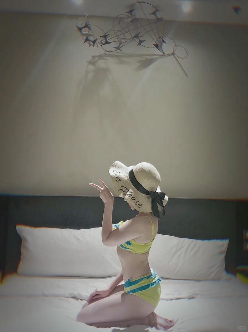 gái mặc bikini đi ngủ 12