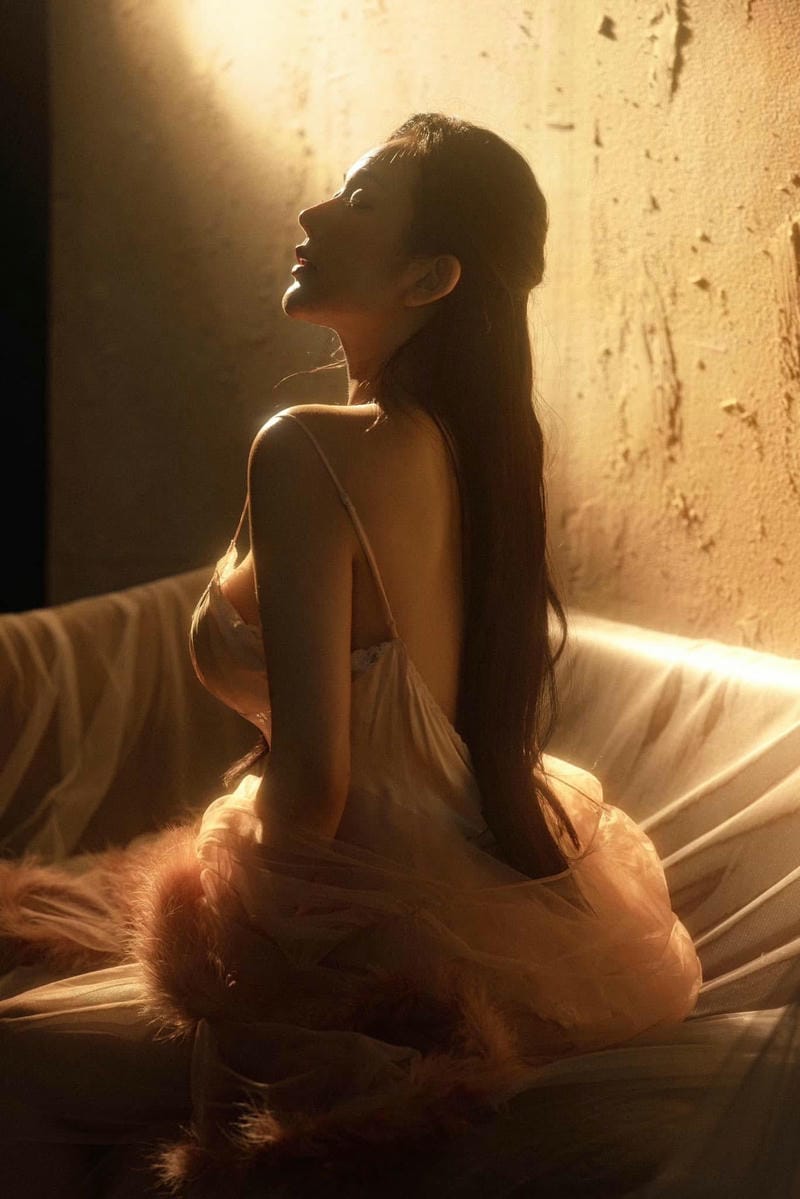 gái mặc bikini đi ngủ 17