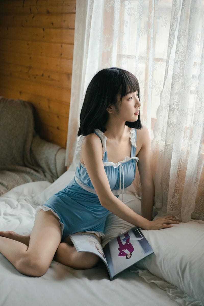 gái mặc bikini đi ngủ 3