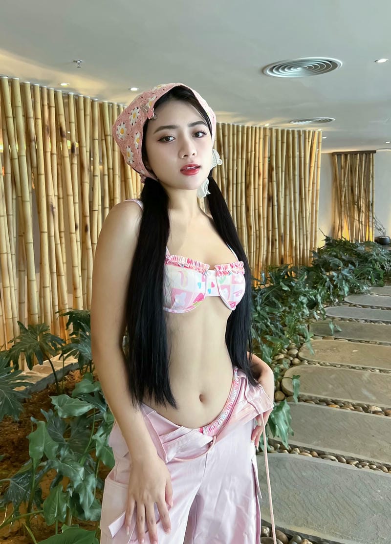 hạ nhiên mặc bikini 18
