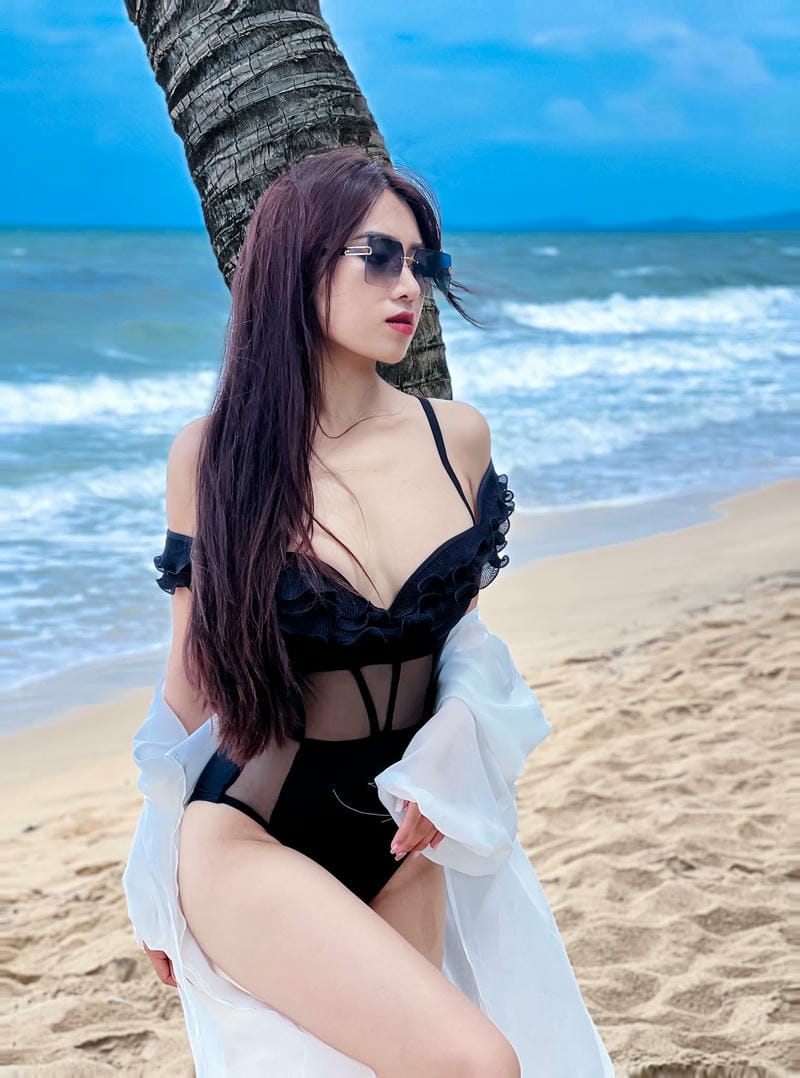 hạ nhiên mặc bikini 23