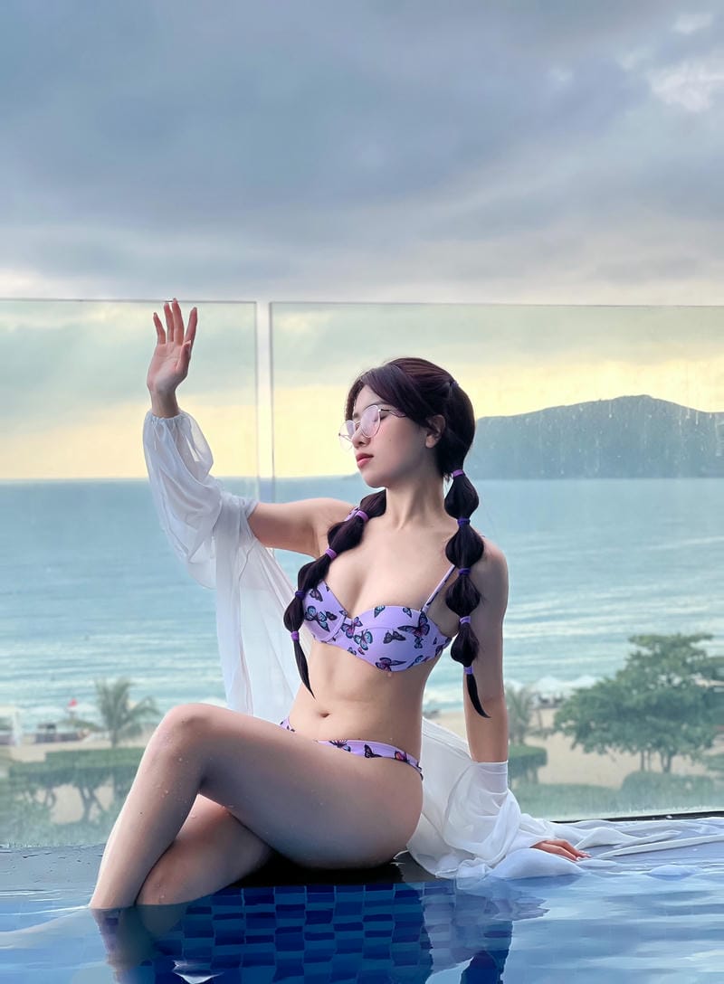 hạ nhiên mặc bikini 27