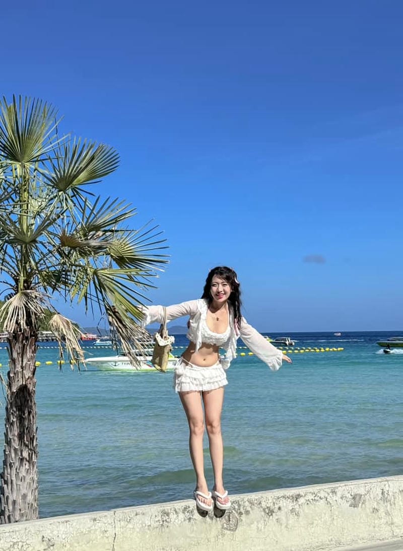 hạ nhiên mặc bikini 3