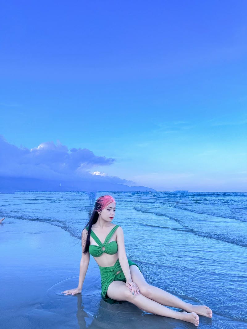 hạ nhiên mặc bikini 34