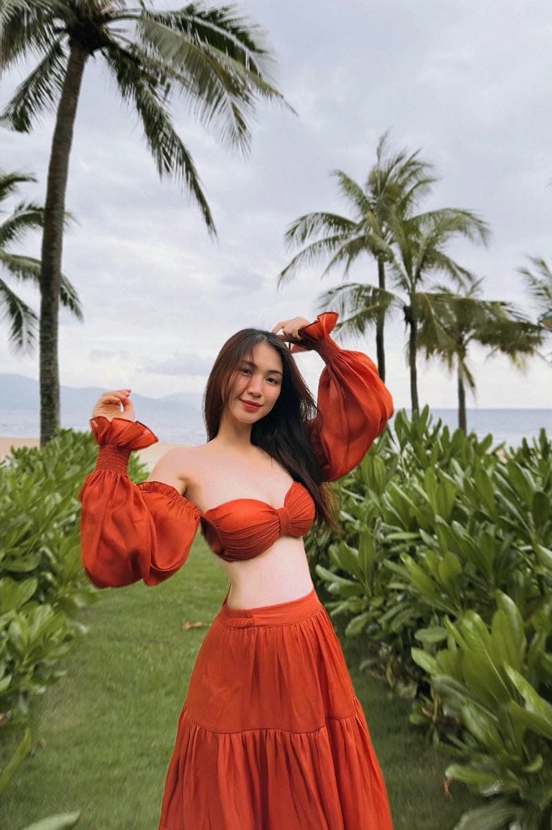 hoà minzy bikini 4