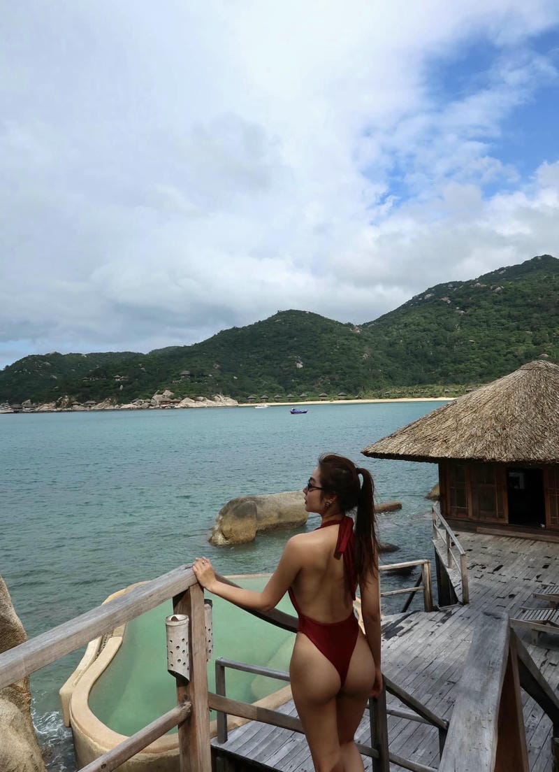 huyền lizzie bikini 11