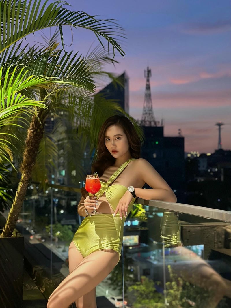 huyền lizzie bikini 30