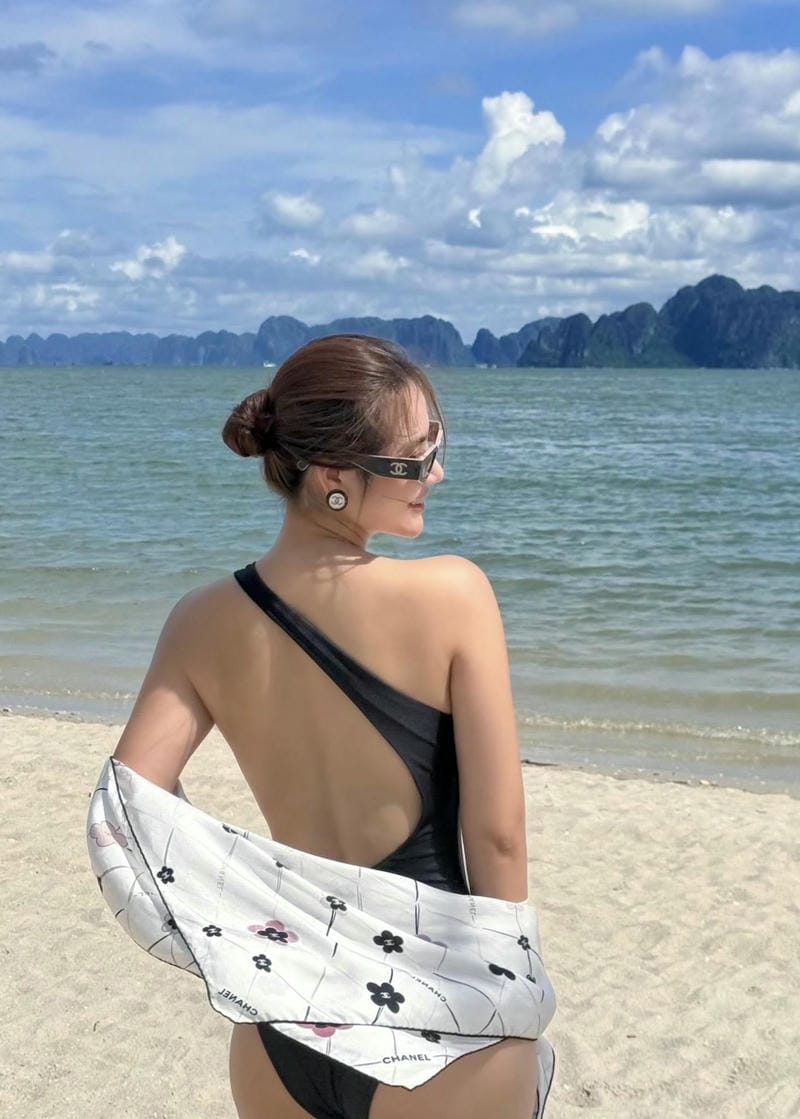 huyền lizzie bikini 5