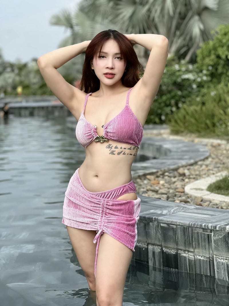 khả như bikini 17