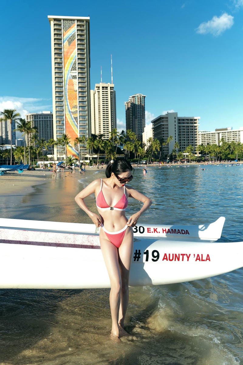 lệ quyên bikini 18