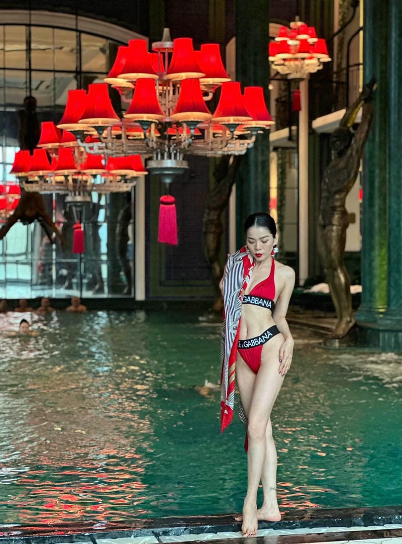 lệ quyên bikini 21