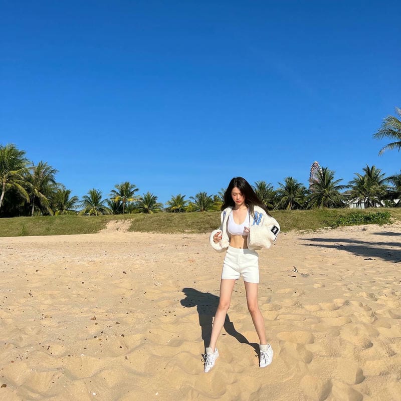 linh ka bikini 10