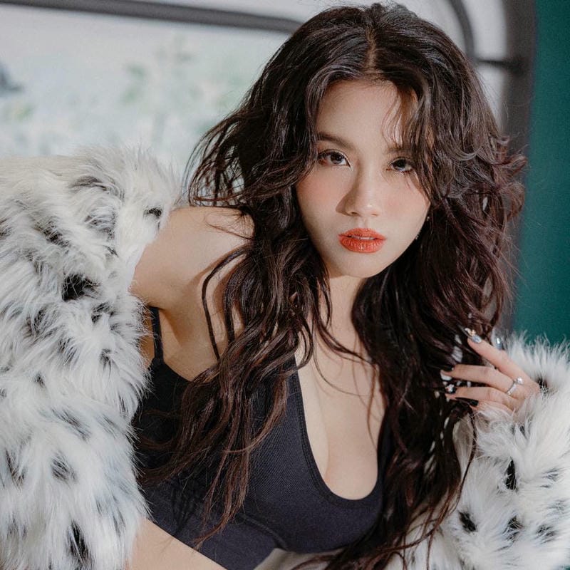 linh miu bikini 6