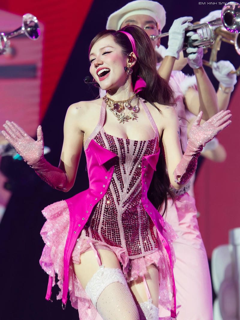 phương ly sexy 14