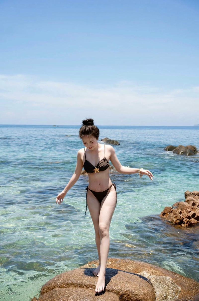 thị nhung mặc bikini 27