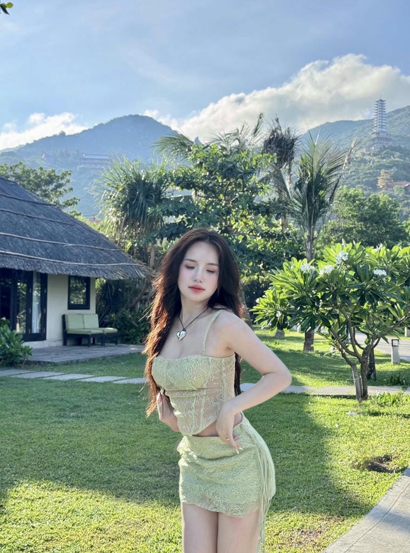 thị nhung mặc bikini 34