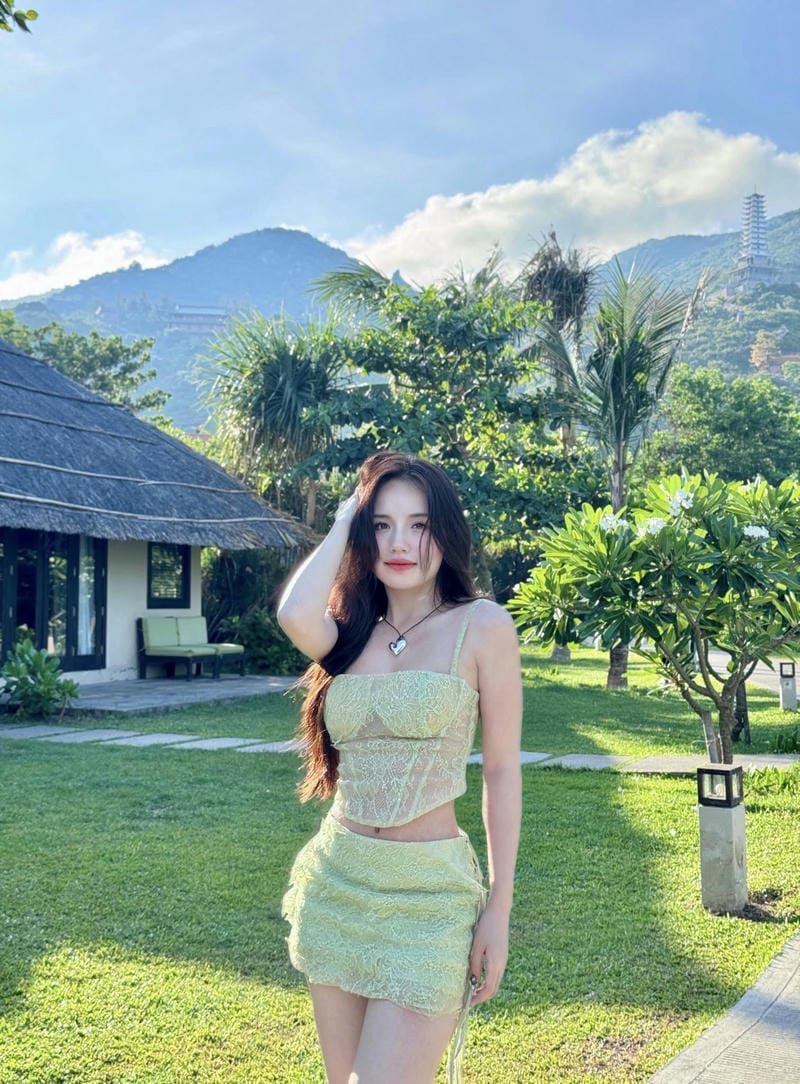 thị nhung mặc bikini 35