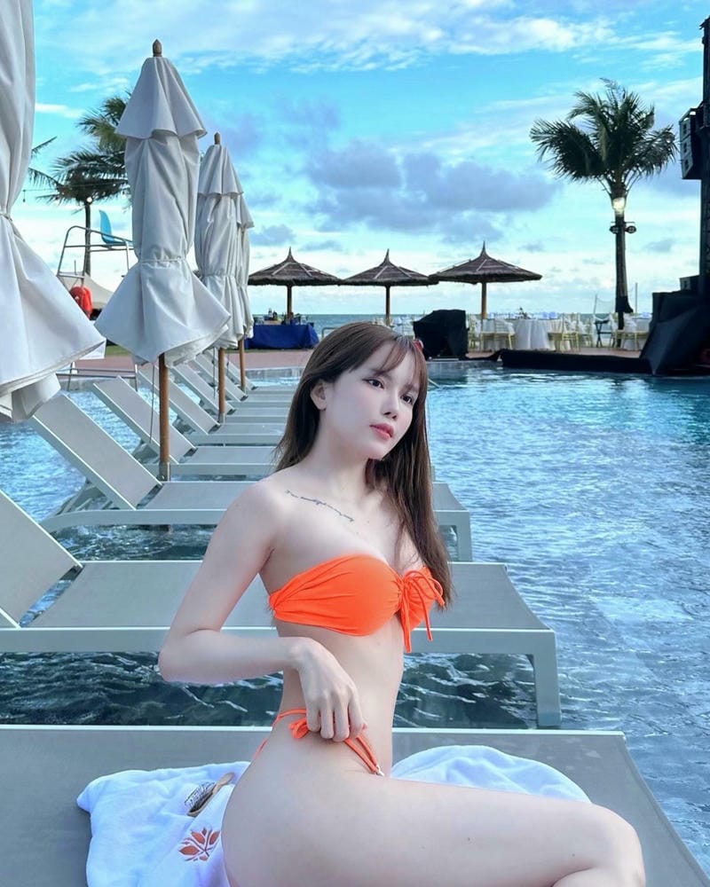 thiều bảo trâm bikini 2