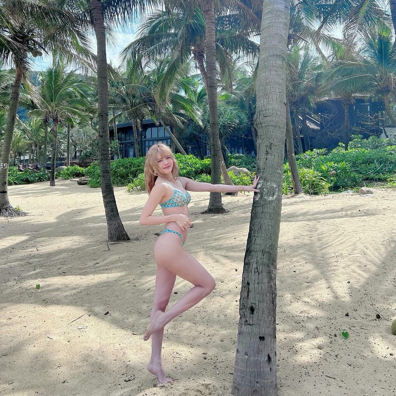 thiều bảo trâm bikini 23
